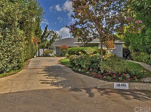 3rd image of 16401 Otsego St