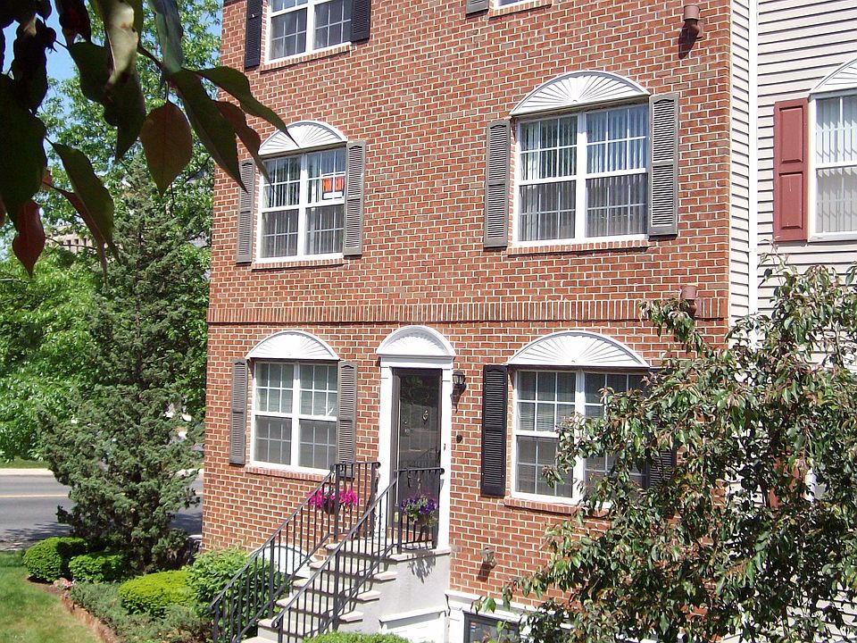 2 Vaughan Drive