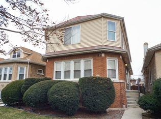 5910 W Roscoe St, Chicago, IL 60634