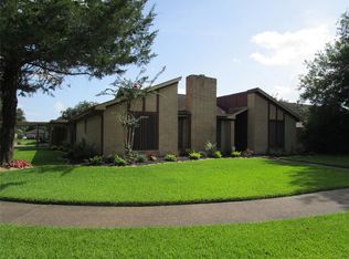1714 N Park Side Dr, Deer Park, TX 77536