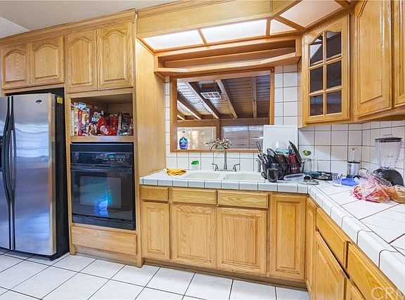 4th image of 1494 E Olive St
