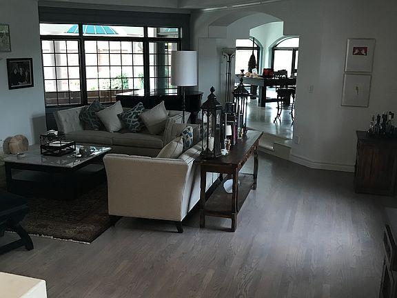 2nd image of 912 Vista Mia Ct
