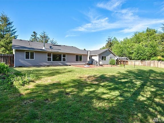 4th image of 511 E Gills Cove Dr