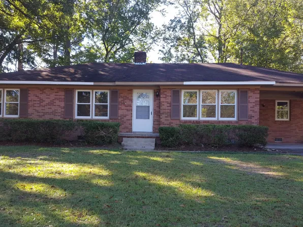 2412 Slay Dr, Ayden, NC 27858