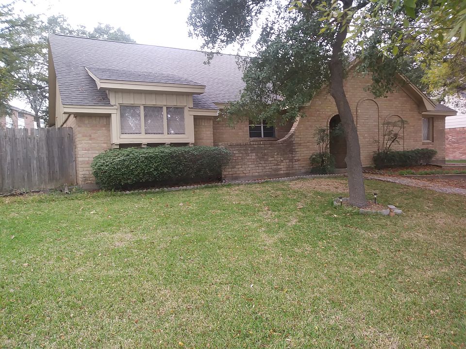 1st image of 2501 Broadmoor Dr