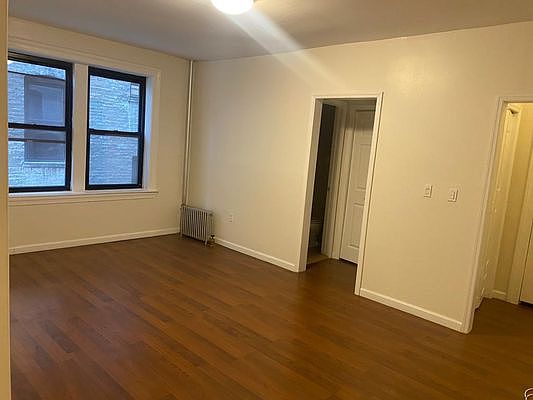 3rd image of 4207 34th Ave #1