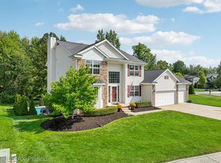11257 Anya Dr, Hartland, MI