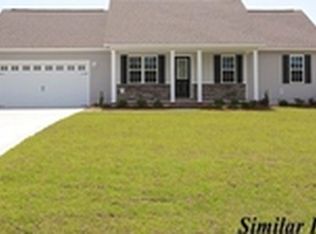 304 Basil Ct, Hubert, NC 28539