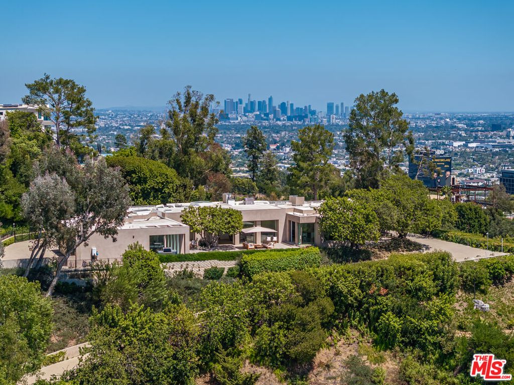 1016 N Hillcrest Rd, Beverly Hills, CA - View 2