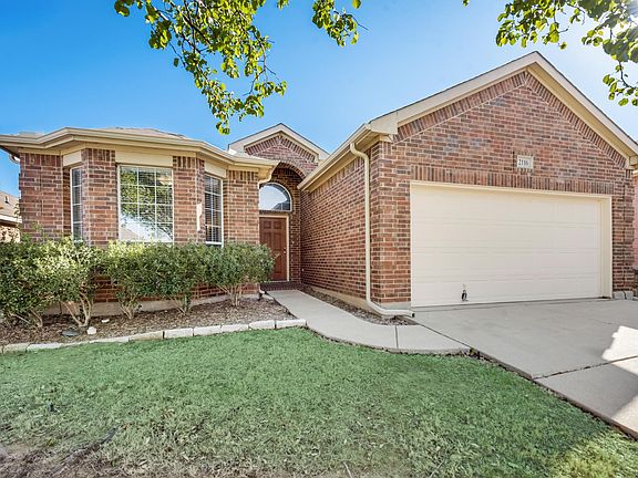 3rd image of 2116 Carlotta Dr