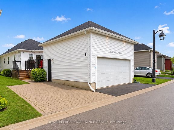2nd image of 8 Bigwood Cres