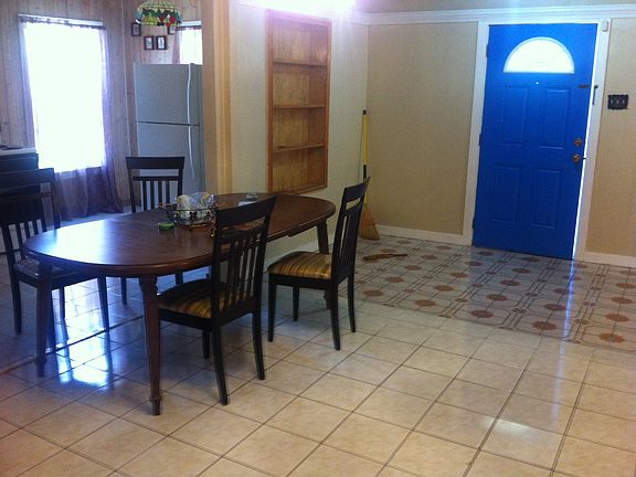 4th image of 2402 W Magnolia Ave