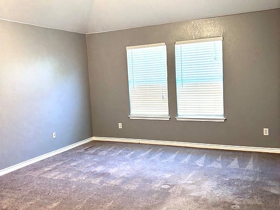 5th image of 1801 Black Maple Dr