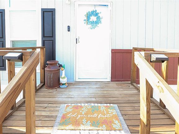 2nd image of 108 Blue Cedar Cir