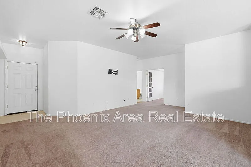 3 bed, 2.0 bath, 1440 sqft, $1,595 — Photo 3