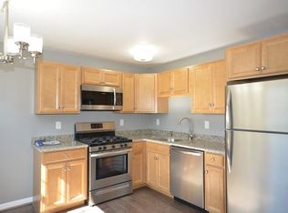 88 Edgelawn Ave APT 10, North Andover, MA 01845