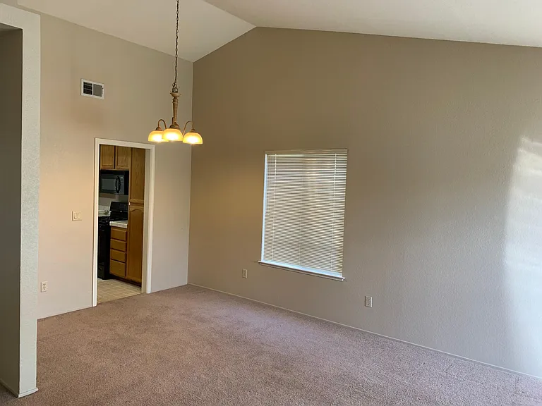 1040 Haman Way — Photo 3