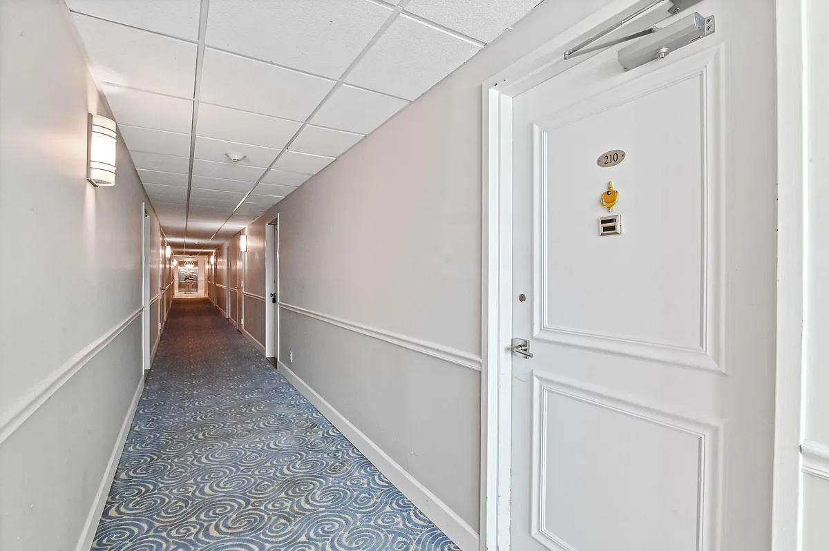 Building Photo - 2600 N Flagler Dr #210