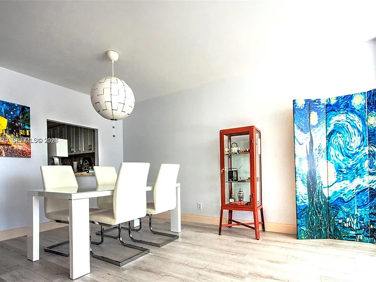 1000 Parkview Dr #426 — Photo 4