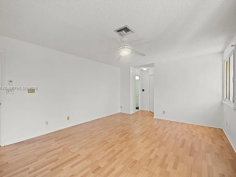 2560 Bass Way — Photo 11