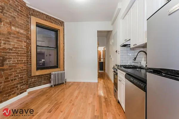 Rented by Wave Real Estate Group | media 25