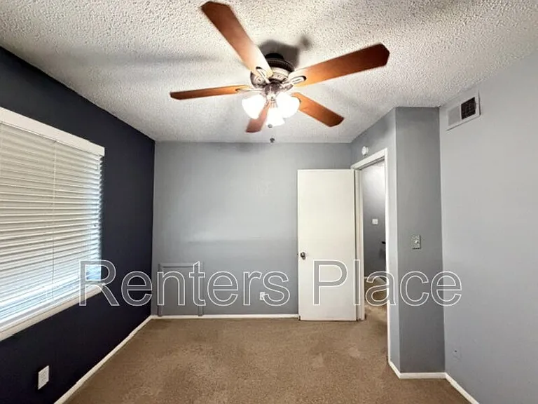 2418 E 59th Ct #4 — Photo 11