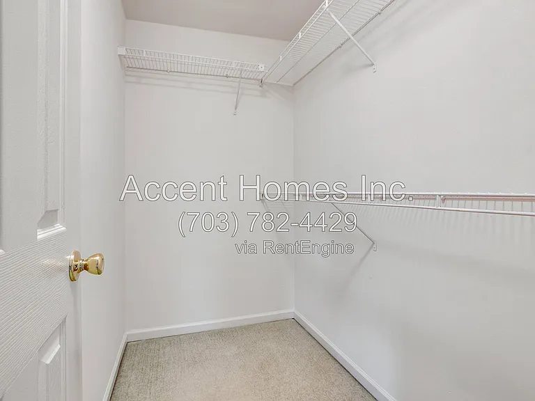 21217 Millwood Sq — Photo 30