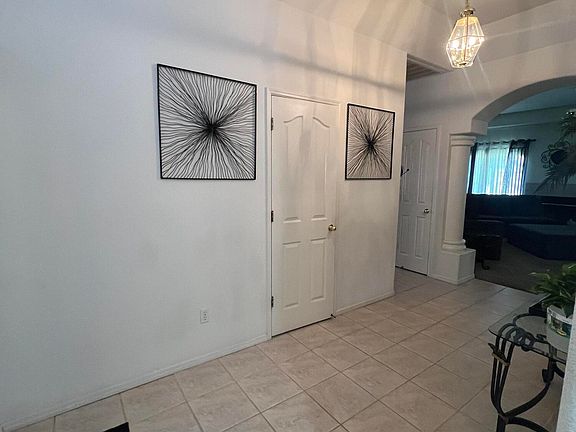2nd image of 1532 W Picadilly Court