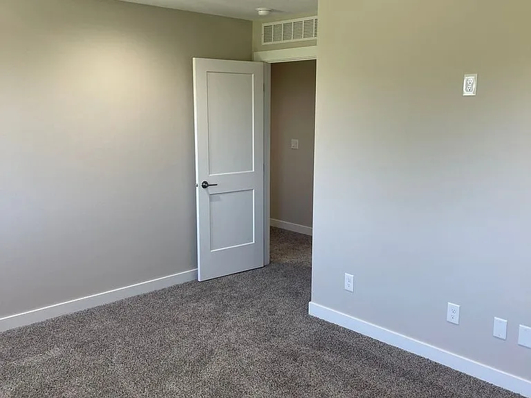 342 Harmony Ave — Photo 10