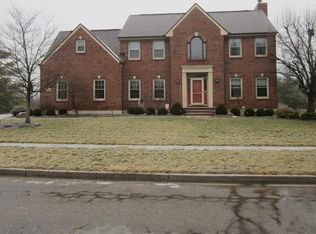 3052 King James Dr, Dayton, OH 45432