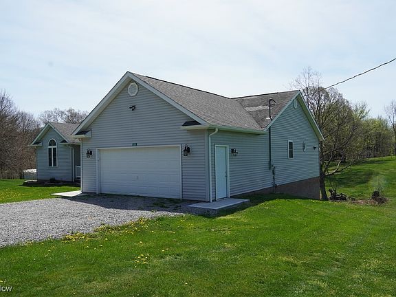 3rd image of 104 Alice Dr