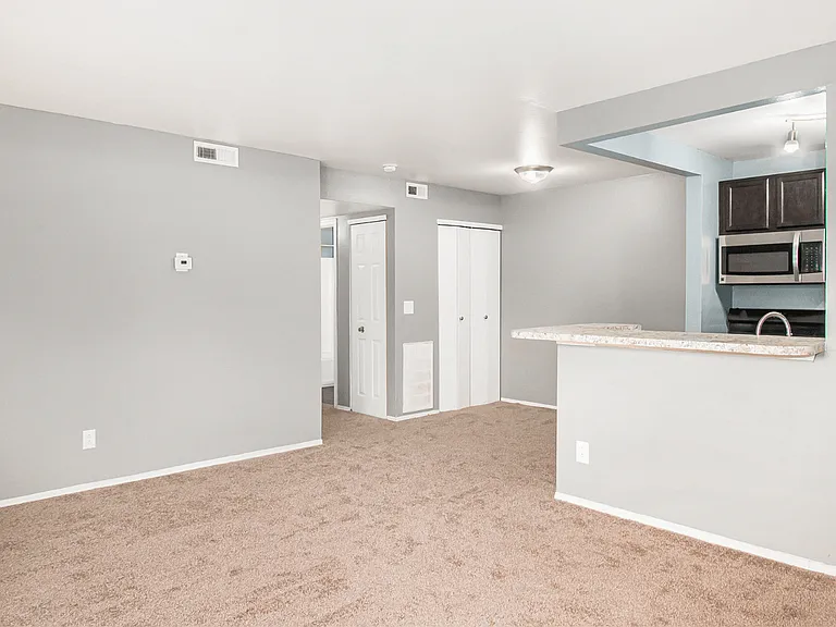 Westfield Club Apartments — Photo 20