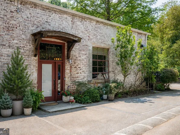 585 White Cir APT 32, Athens, GA 30605