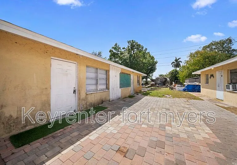 464A Carolina Ave — Photo 4