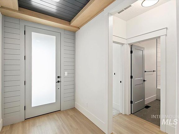 5th image of 3624 S Julianite Ave