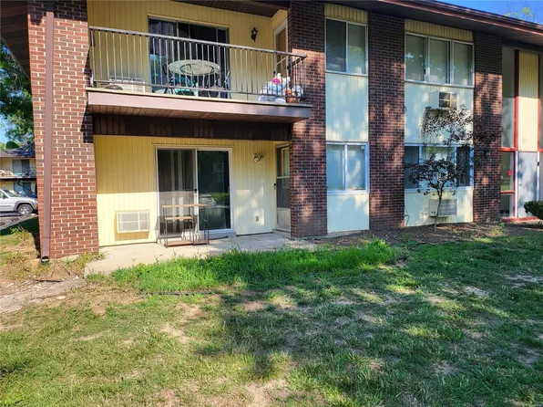 7571 Hazelcrest Dr APT A, Hazelwood, MO 63042