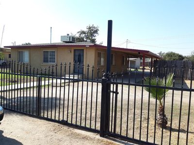2415 S Lewis Ln, Sanger, CA, 93657