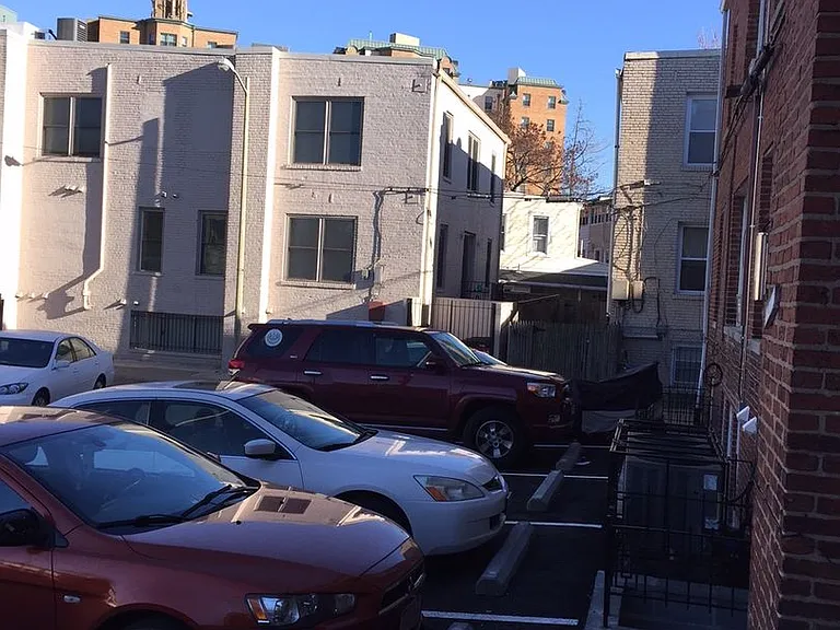1445 Oak St NW — Photo 37
