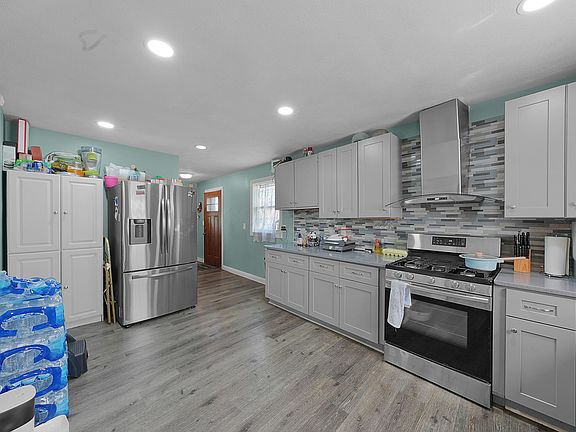 5th image of 1766 Ferris Rd