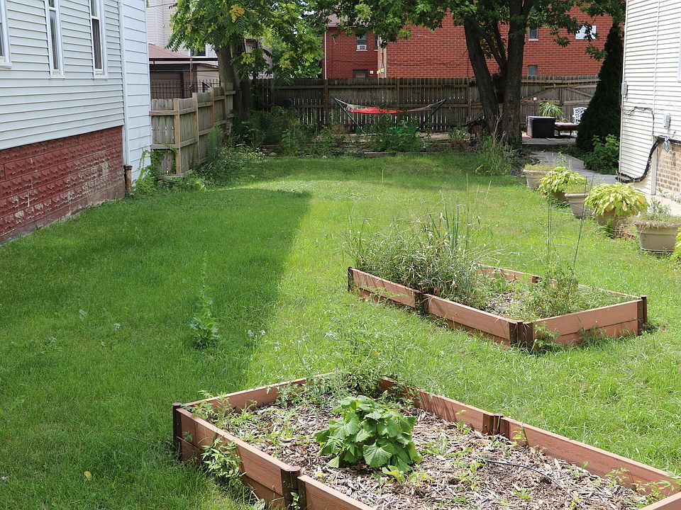 2nd image of 1664 N Richmond St