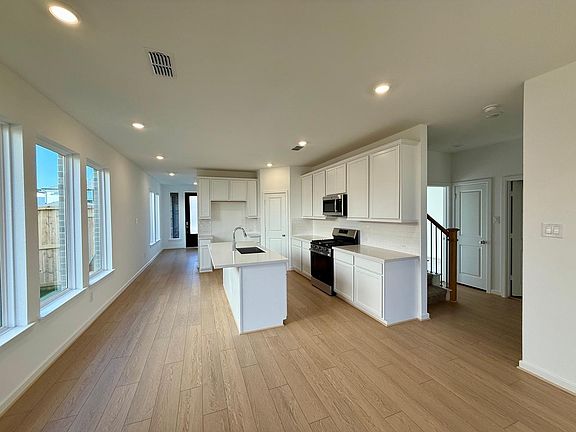 2nd image of 22142 Ingham Bluff Ln
