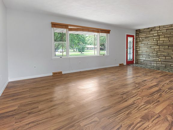 4th image of 11430 W 121st Pl