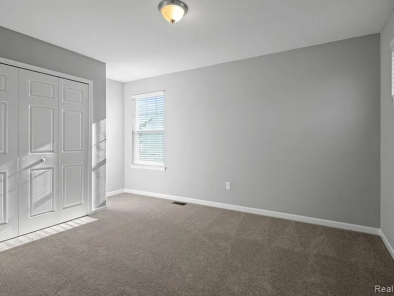 277 Springview St — Photo 26