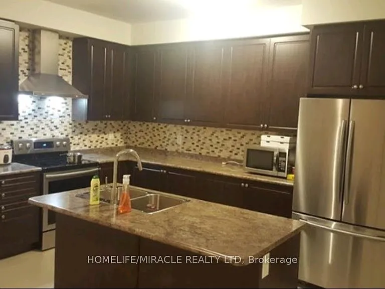 8054 Buckeye Cres — Photo 3