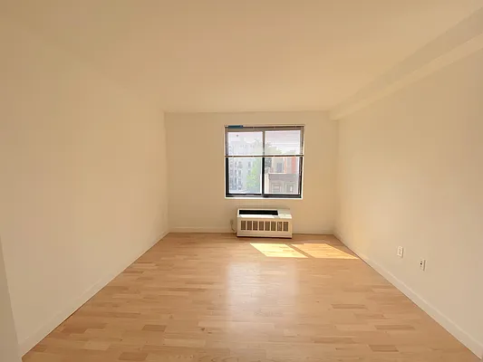 Rented by Nooklyn NYC LLC | media 44