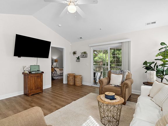 5th image of 1422 Willoughby Park Ct