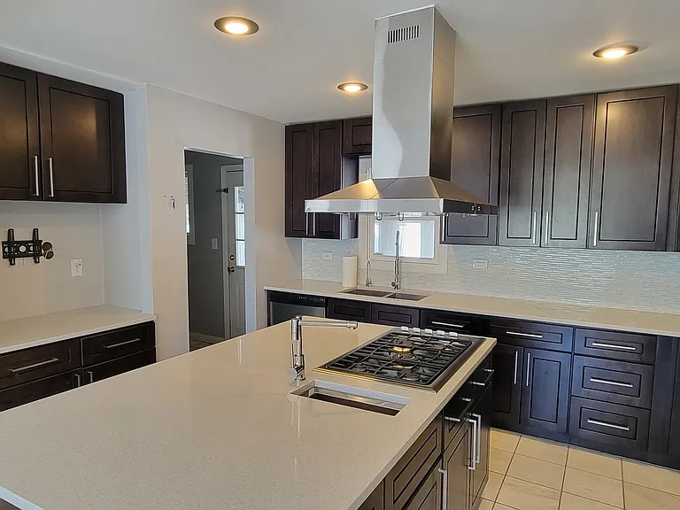 1110 S Chase St — Photo 9