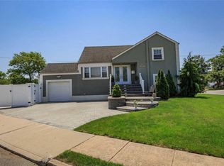 3300 Bay Front Dr, Baldwin, NY 11510