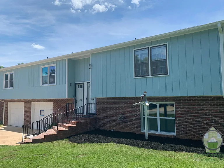 310 Devonwood Ct — Photo 1