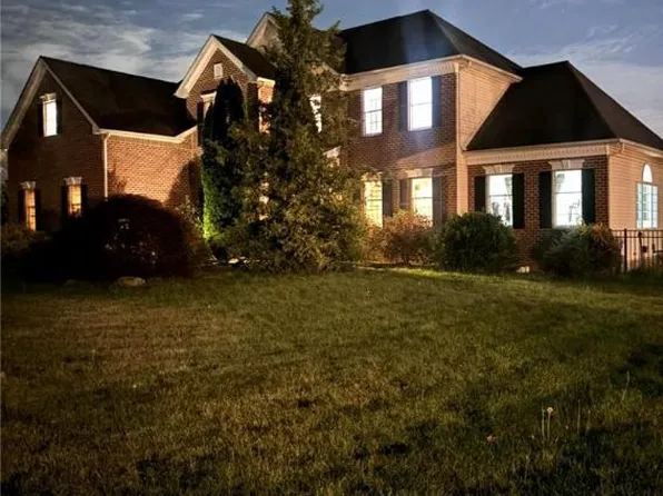 4220 Campbell Dr, Bethlehem, PA 18020